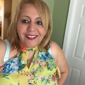 Meet your Posher, Amparo